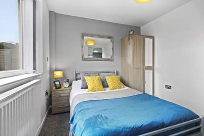 Newly refurbished house now available Main Photo