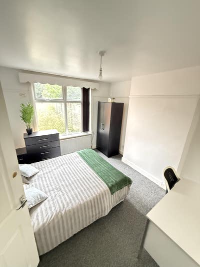 Modern 7-Bed HMO | Bills Inc. | Near City Centre Main Photo