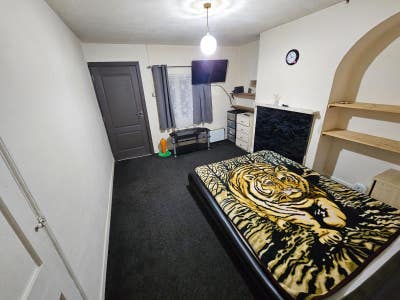 1 bed flat Main Photo