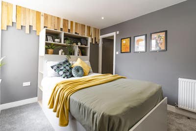 7 Bed, 7 Ensuite House Available August - View Now Main Photo