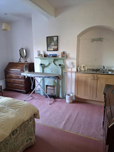 Low cost accommodation in Birmingham B14 Main Photo