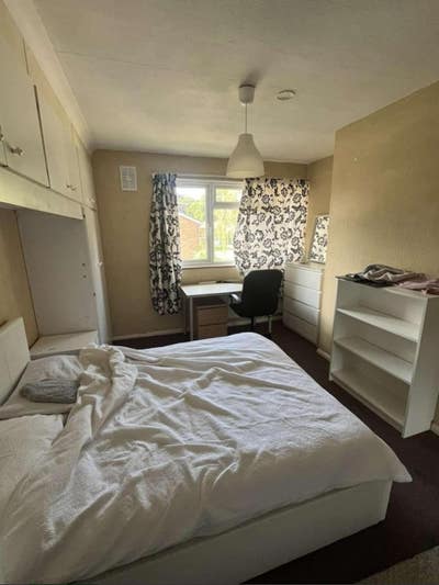 New 4 bedroom flat available in Egham!! 🙋🏻♂️ Main Photo