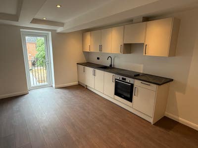 1 and 2 Bedroom Apartments To Let Old Town Main Photo