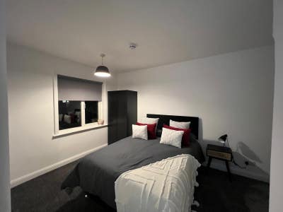 Stylish room in 4 bed house share Main Photo