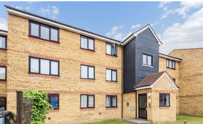 One Bed Flat in Feltham Main Photo