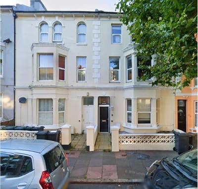 Refurbished Double Rooms with ensuite Kitchenettes Main Photo