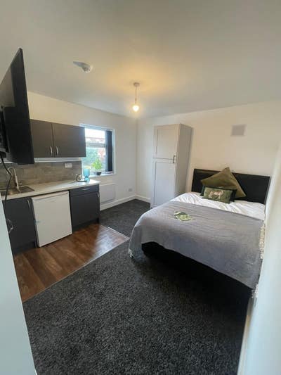 CV6 Part-studio🏡 All Bills Inc 🔥 No Deposit 🎊 Main Photo