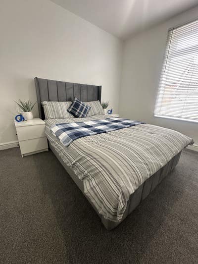 Luxury Double Room for rent in S80 - Free Sky TV! Main Photo