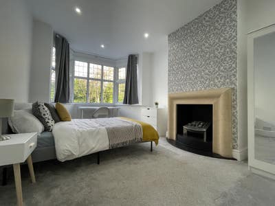 Premium Solihull Town Centre Rooms Main Photo