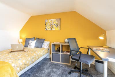 **Really Friendly* Great Locaton*Renovated** Main Photo