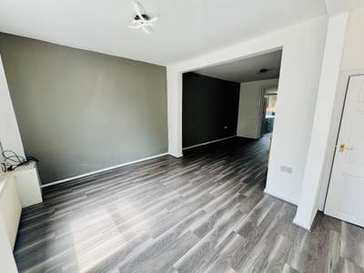 Charming 3-Bedroom Family Home- Your Perfect Haven Main Photo