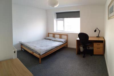 Room to rent Main Photo