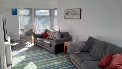 Contractor friendly serviced spacious coastal home Main Photo