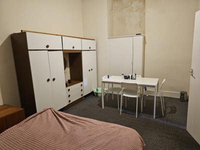 1 Bedroom - Inc heating&Electric -Partly Furnished Main Photo