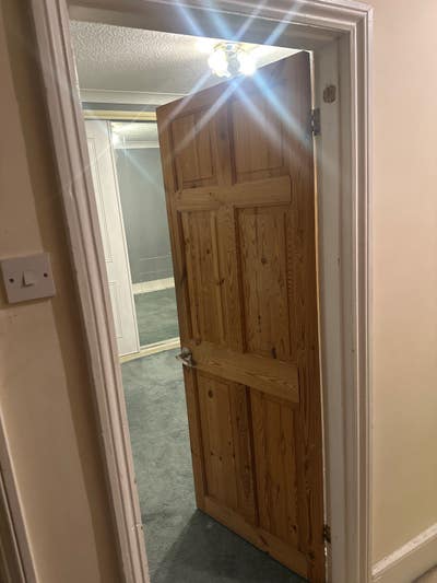 One Room available for couple or Female to let Main Photo