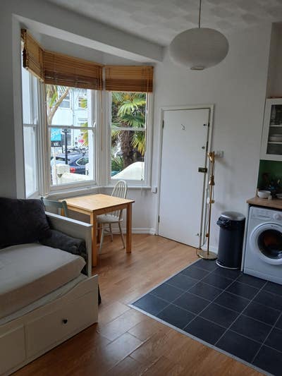 Bright 1 bedroom flat. Main Photo