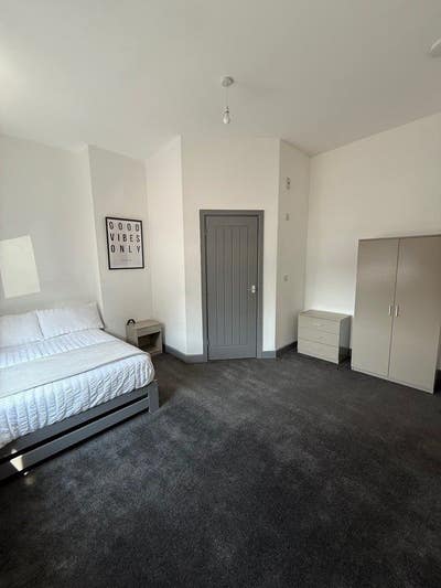 ✨ Stunning Brand-New Houseshare Main Photo