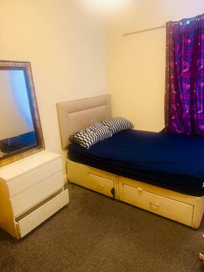A room in Rochdale Main Photo