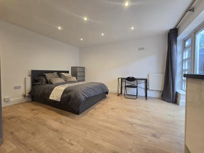 All Bills Inc, City Centre Studio, Full Furnished Main Photo