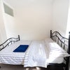 Double bedroom in a flat Main Photo