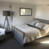 Top Floor Spacious Bedroom & En-suite Main Photo