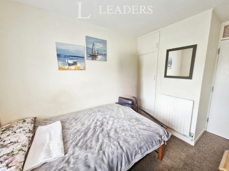 Photo 1: Room 