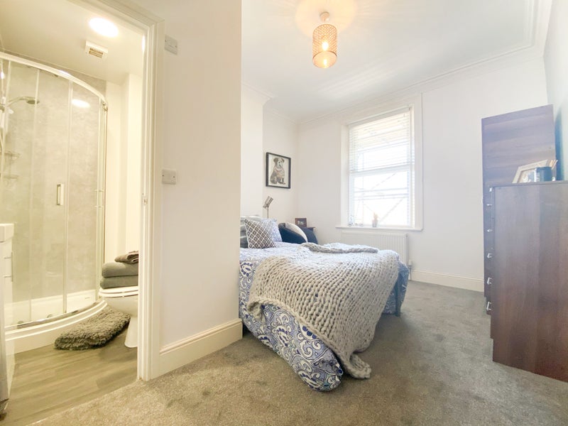 Photo 1: Room 2