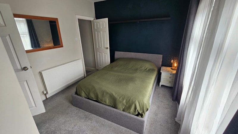 Photo 1: Bedroom 1