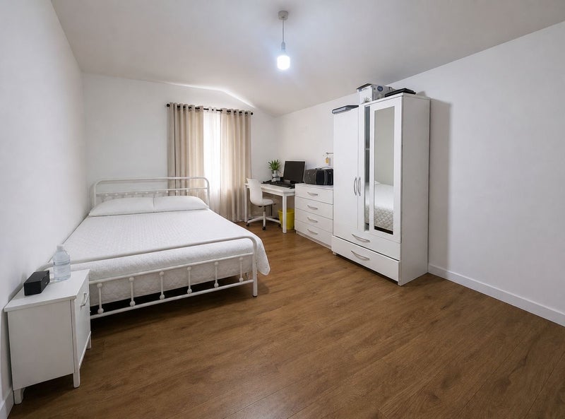 Photo 1: Spacious Beautiful Double Room Rent 