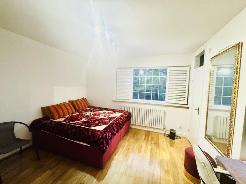 Photo 1: Room 2 with ensuite