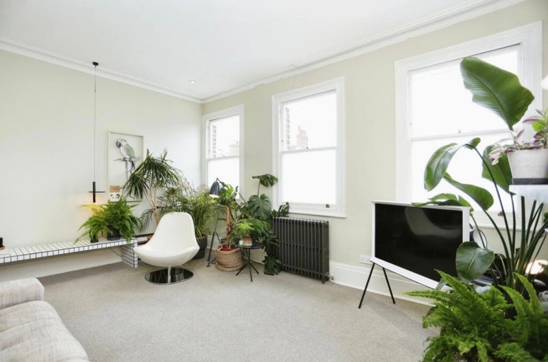 Photo 1: Living room