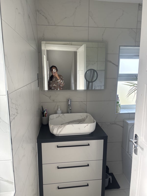 Photo 1: Bathroom 