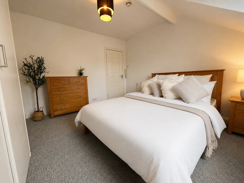 Photo 1: Room 3