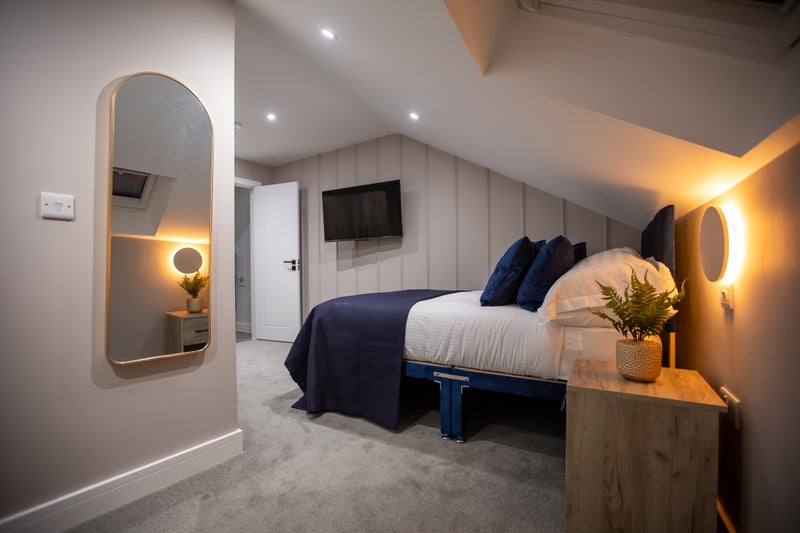 Photo 1: ROOM 7 WITH ENSUITE £750 