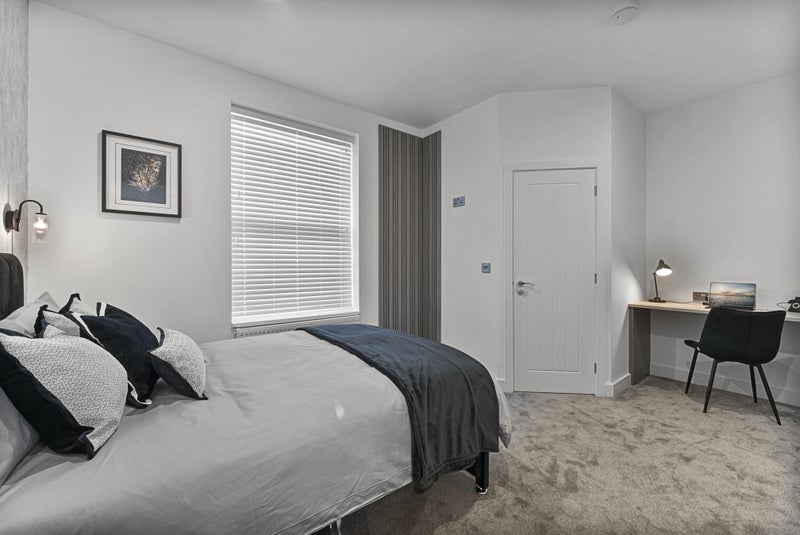Photo 1: Room 8 - Studio