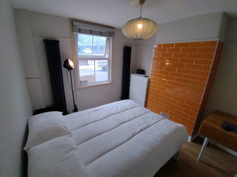 Photo 1: £625 Ground floor front double