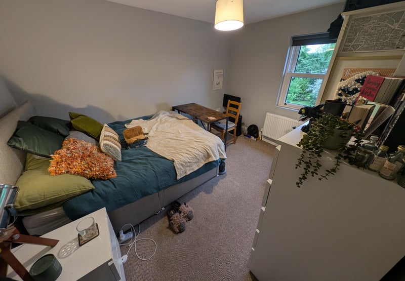 Photo 1: Double bedroom