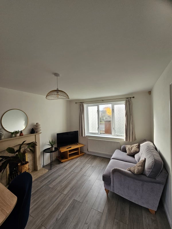 Photo 1: Living room
