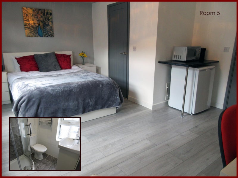 Photo 1: Room @ £675 - Ensuite