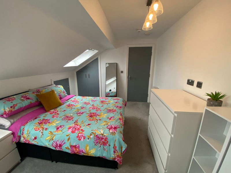Photo 1: Room 6 - £550 with Ensuite