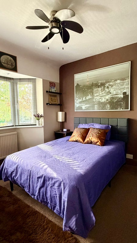 Photo 1: Double Bed room with natural light