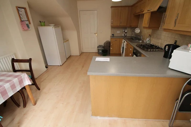 Photo 1: Kitchen