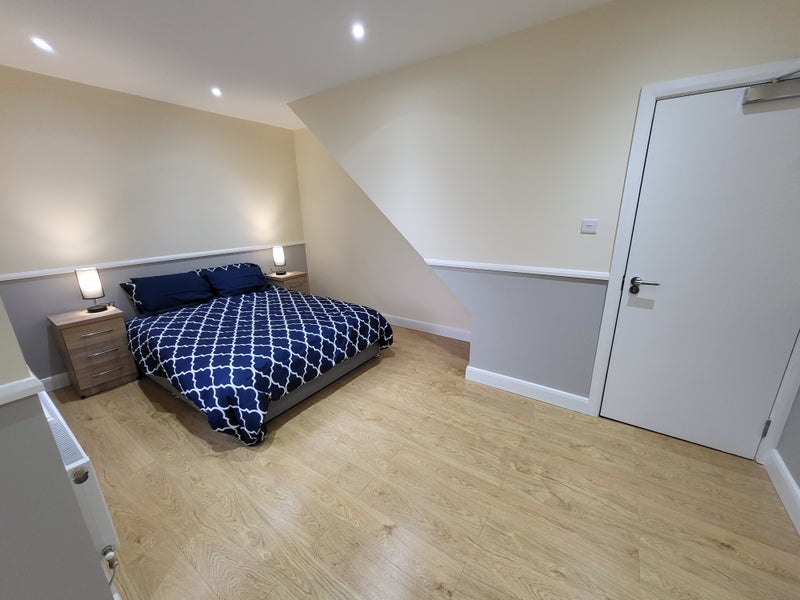 Photo 1: Room 3