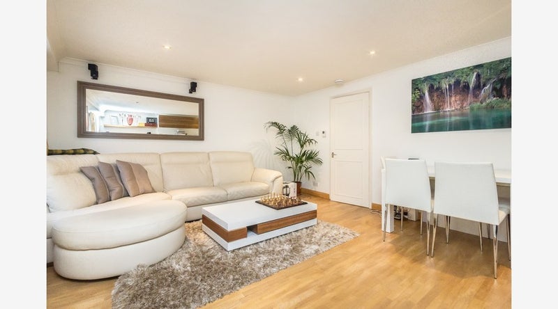 Photo 1: Living room
