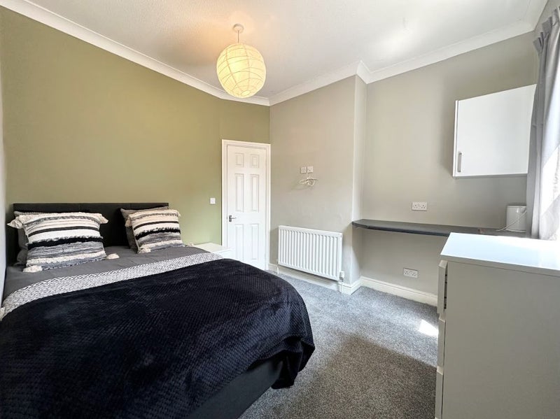 Photo 1: Room 3