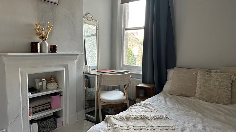 Photo 1: Bedroom