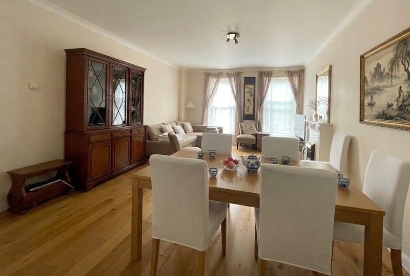 Photo 1: Living room Salon