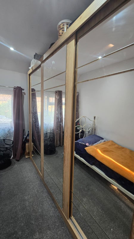 Photo 1: Bedroom 