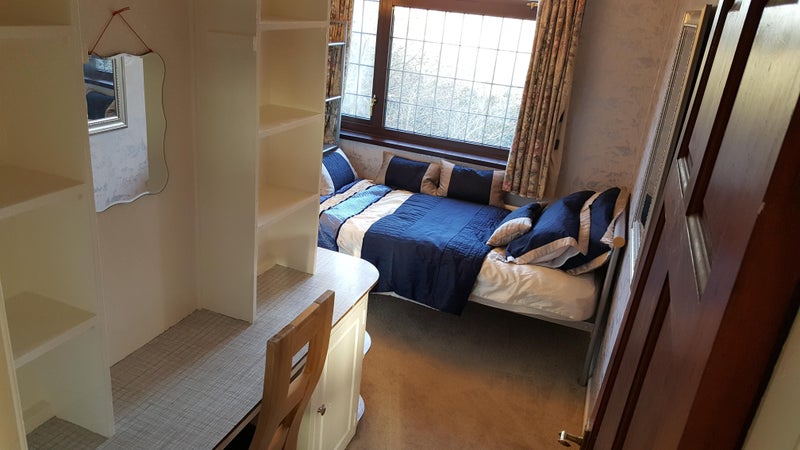 Photo 1: Bedroom 