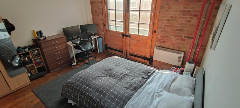 Photo 1: Bedroom